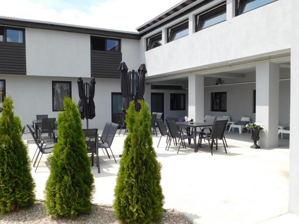 Mountain Vista Suites Zarnesti Luaran gambar